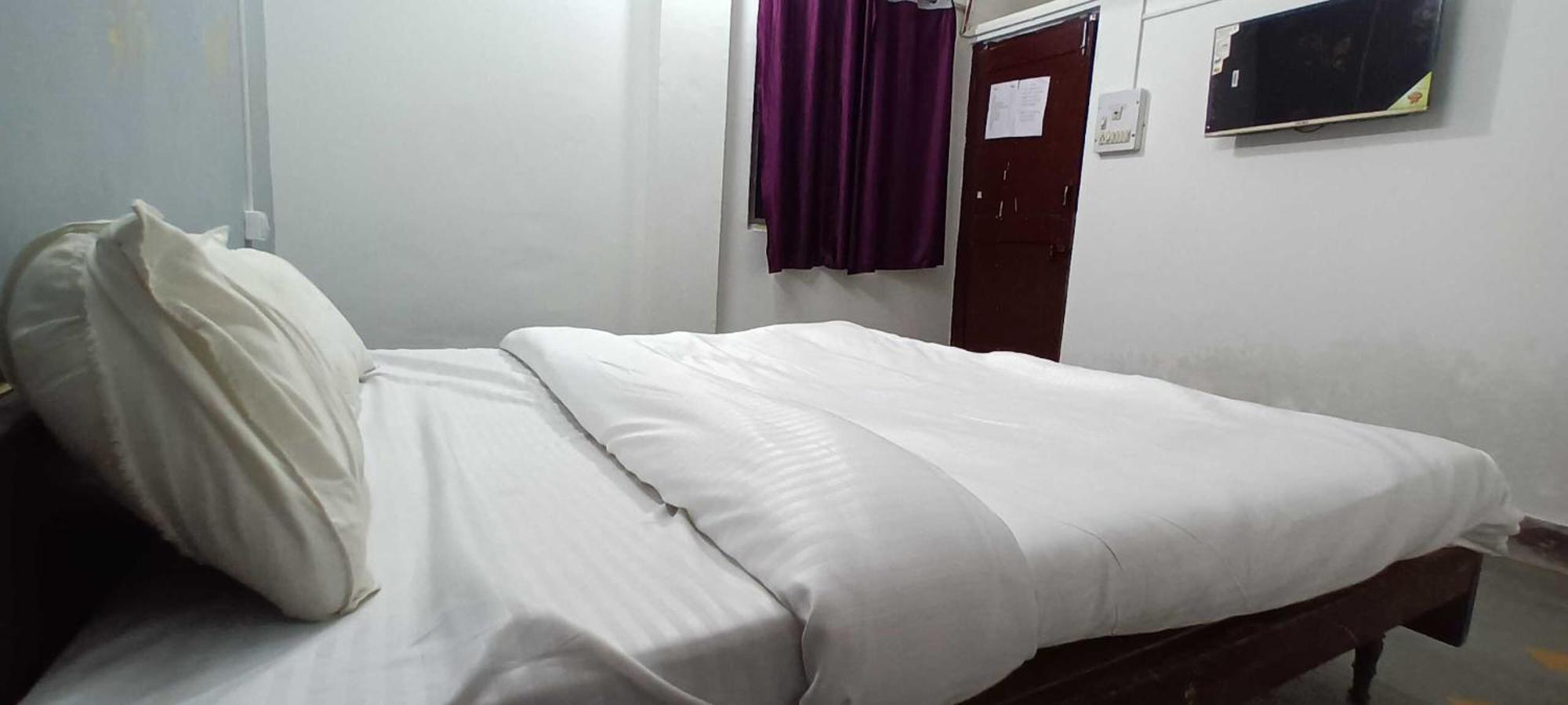 SPOT ON 91567 Hotel Amoli Heights Bhopal Buitenkant foto