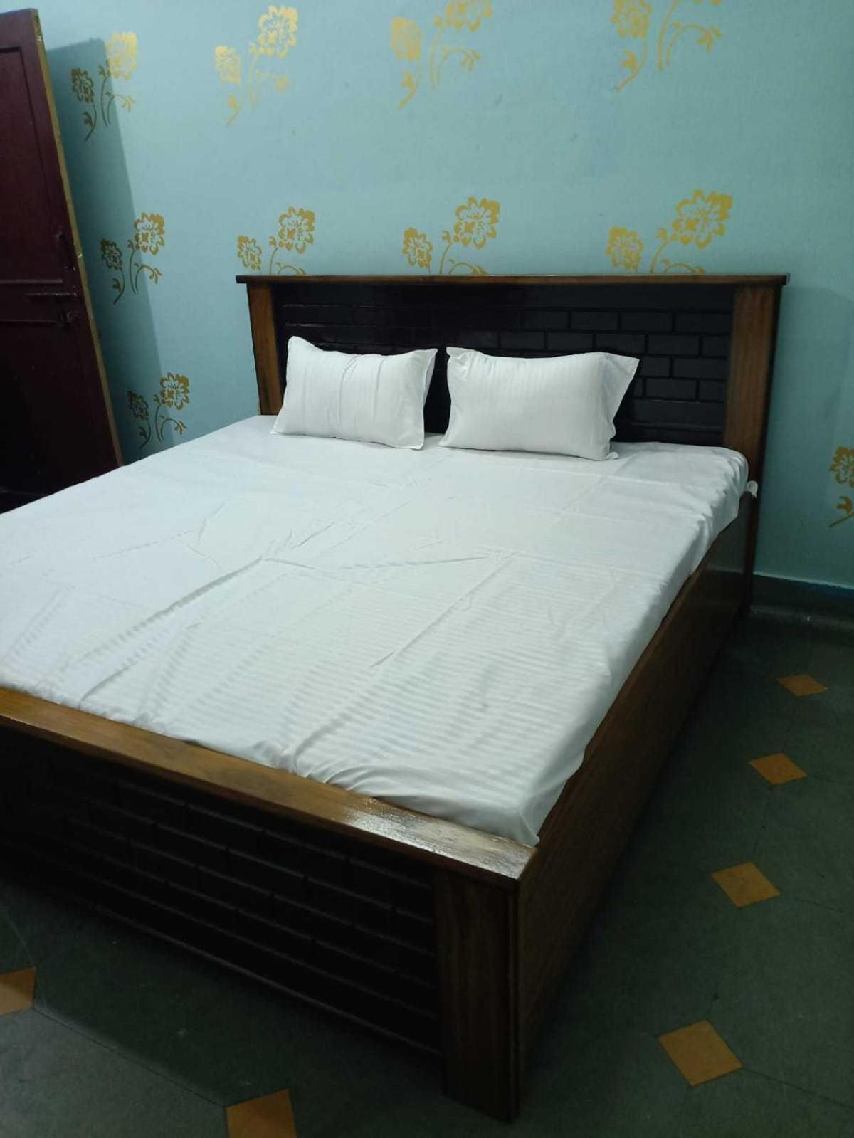 SPOT ON 91567 Hotel Amoli Heights Bhopal Buitenkant foto
