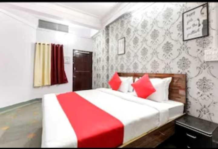 SPOT ON 91567 Hotel Amoli Heights Bhopal Buitenkant foto